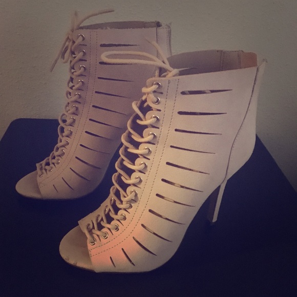 High Heels Sexy - Picture 1 of 2